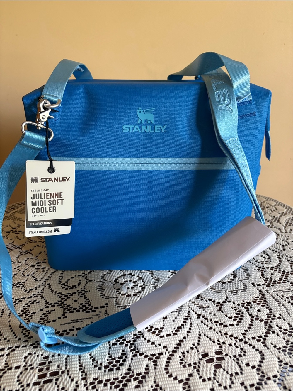 Stanley Julienne Midi Soft Cooler Bag in Bright Blue